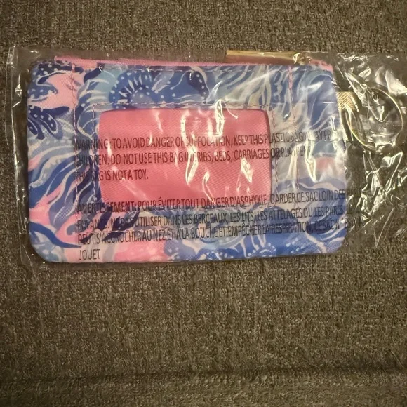 Lilly Pulitzer Vibrant ID Holder with Gold Accent - Picture 2 of 3
